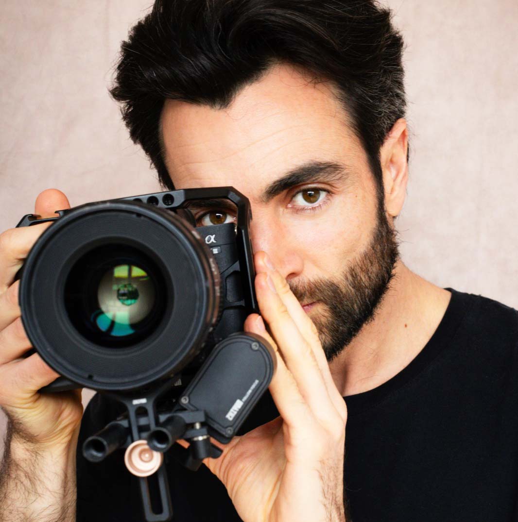 David Kadoche O'Sullivan, auteur-réalisateur, caméra à la main